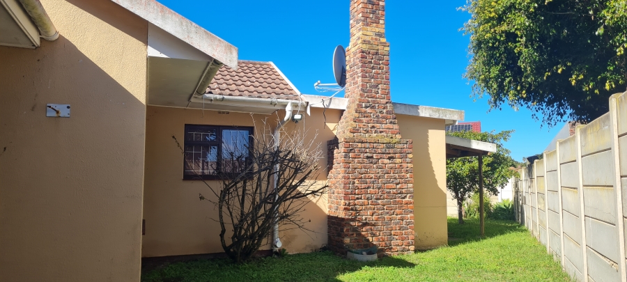 3 Bedroom Property for Sale in Heiderand Western Cape